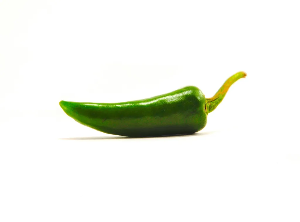 unsplash_f1BMuugVyyM_green chili.webp