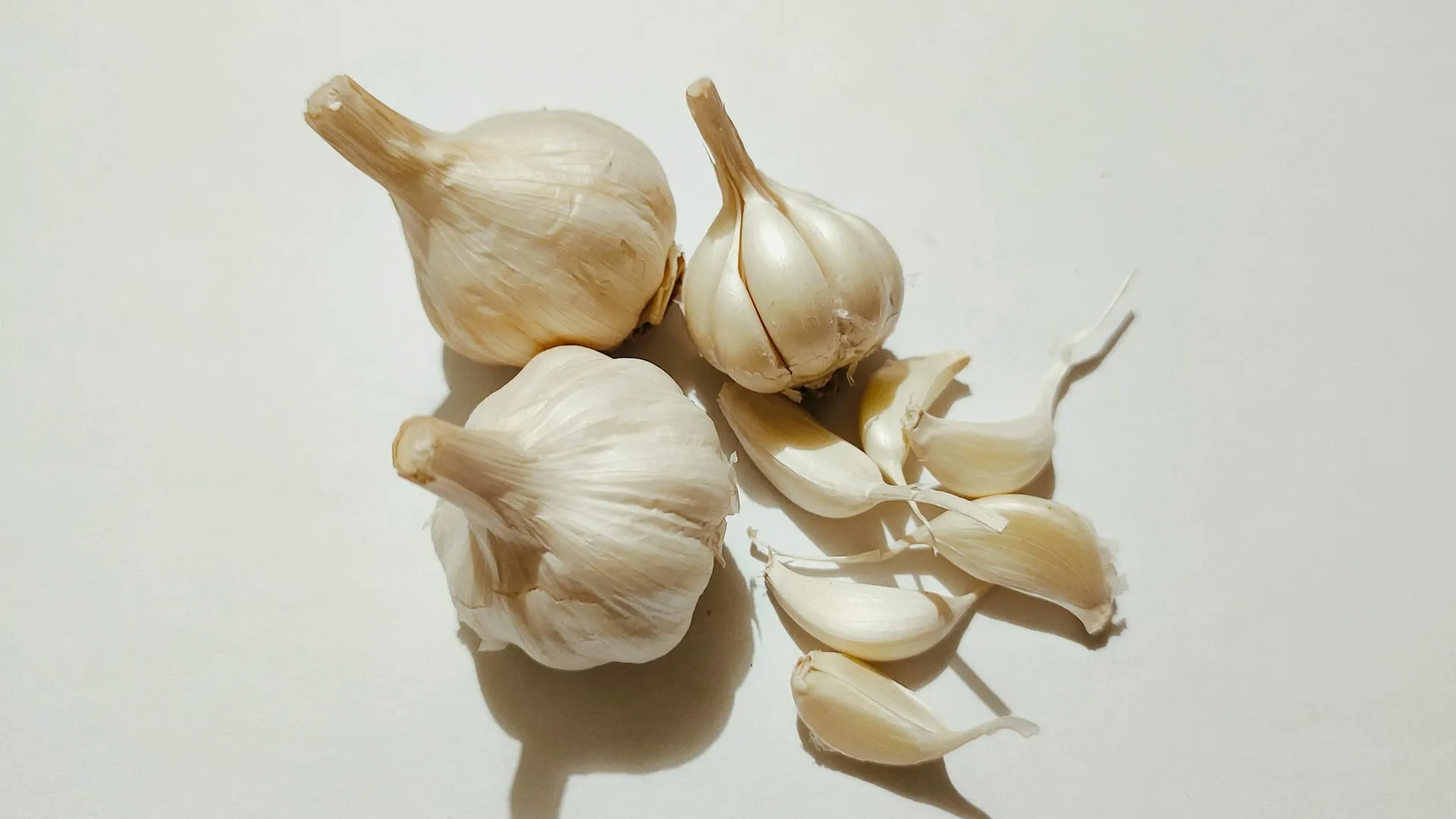 Garlic Imported (± 25 gm)